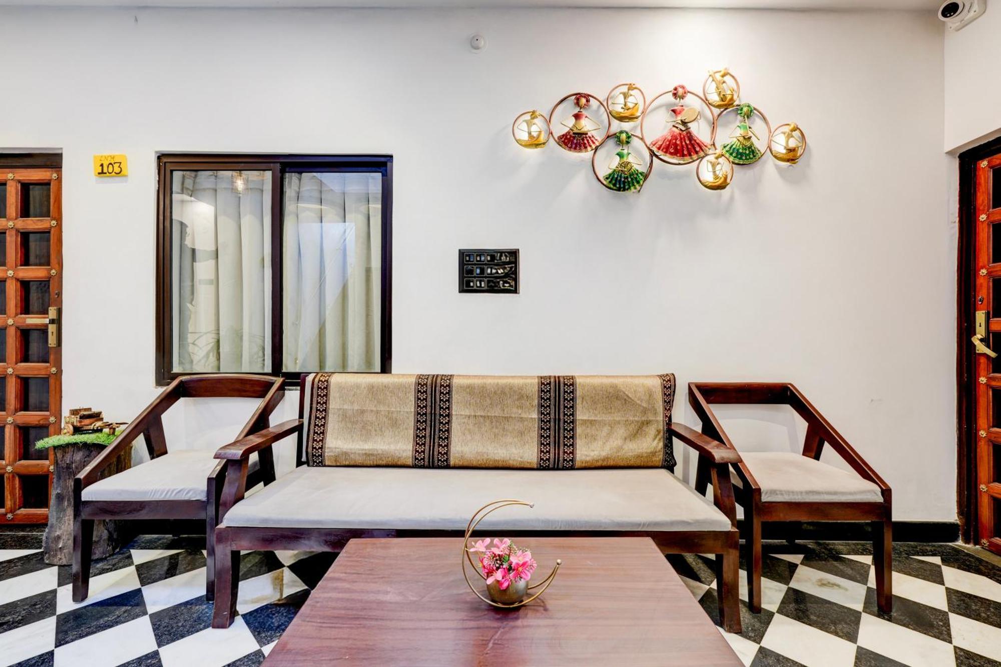 Hotel O Lake N Hill View Удайпур Екстериор снимка