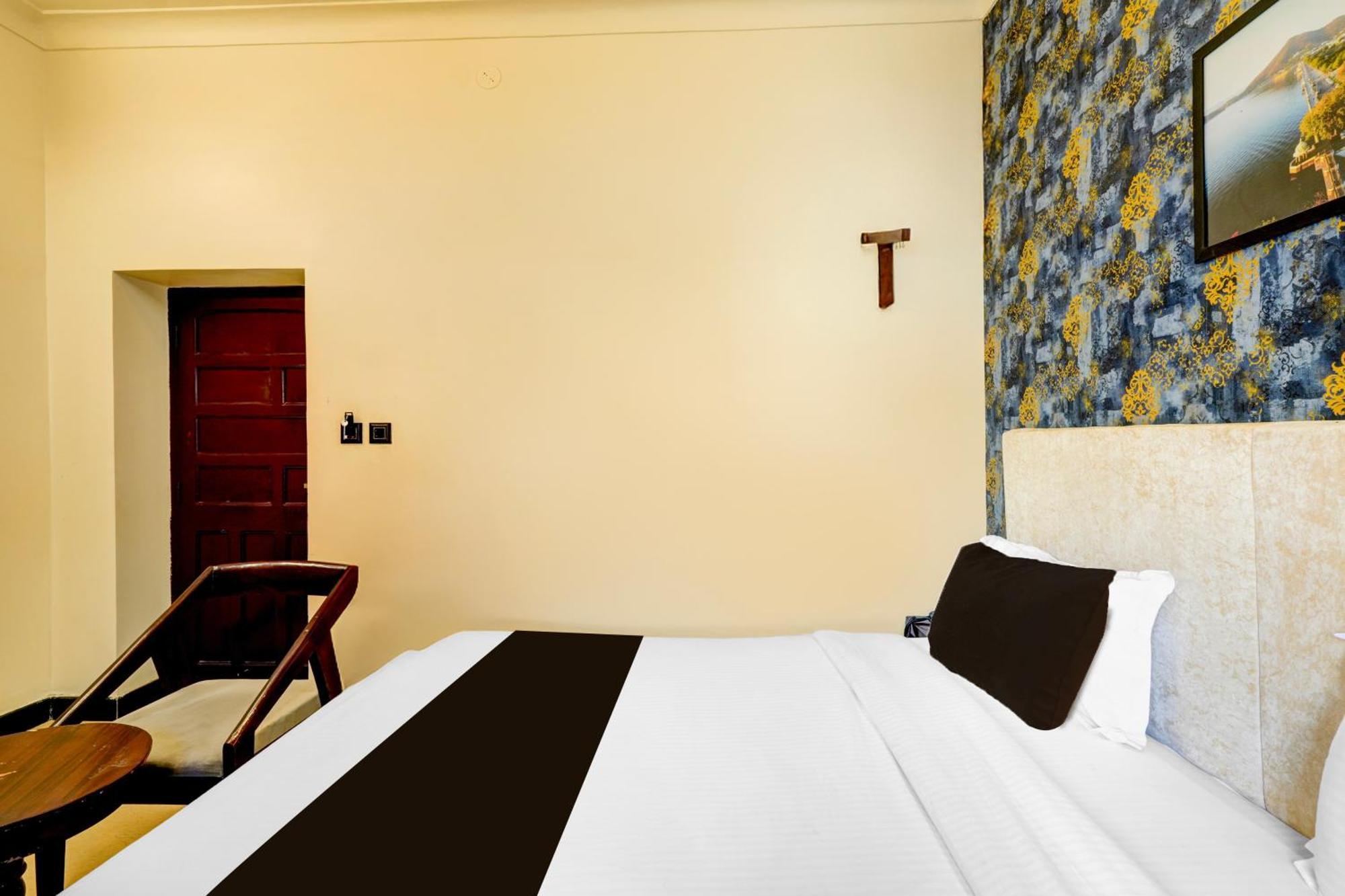 Hotel O Lake N Hill View Удайпур Екстериор снимка